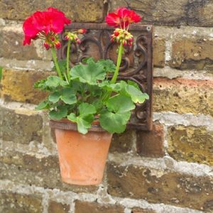 Cast iron pot holder