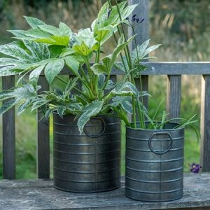 Galvanised cylinder pot