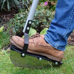 Lawn edge trimmer