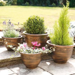 Greenhurst Pack of 4 Antique Plastic Planters