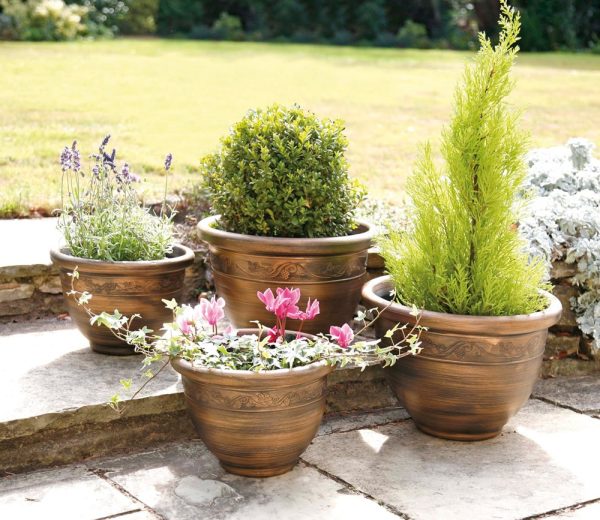 Greenhurst Pack of 4 Antique Plastic Planters