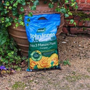 Peat free mature plant compost with John Innes No.3