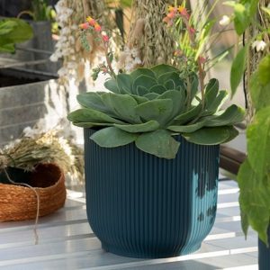 Round ribbed plant pot - dark blue