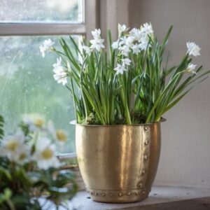 Riveted pot - brushed brass