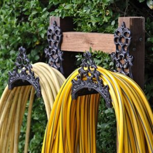 Cast iron hose tidy