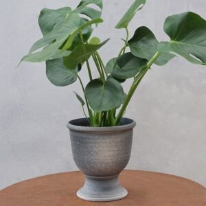 Rustic urn plant pot - brown